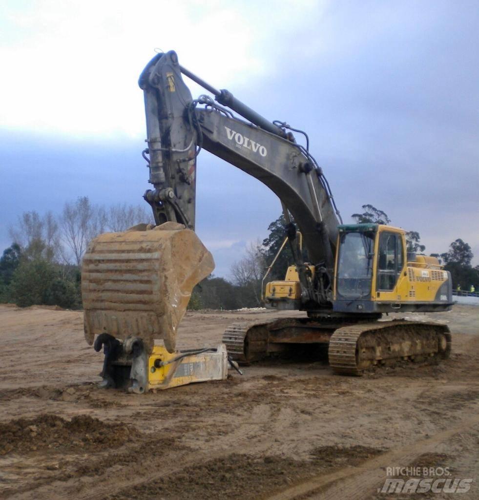 Volvo EC 460 B LC Bandgrävare