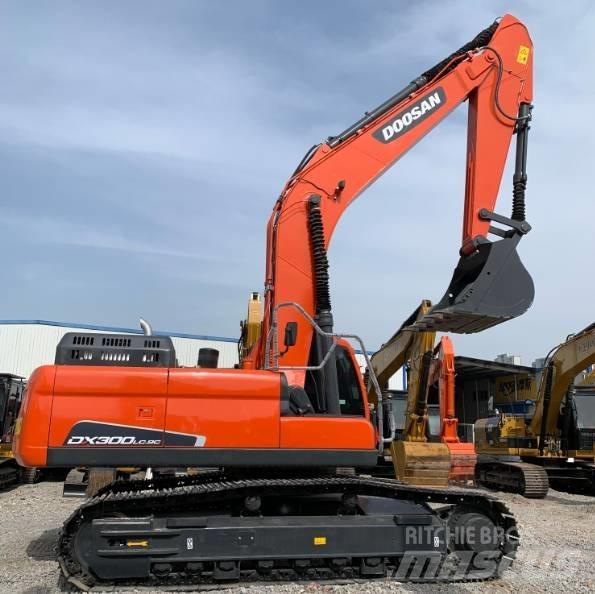 Doosan DX 300 LC-9C Bandgrävare