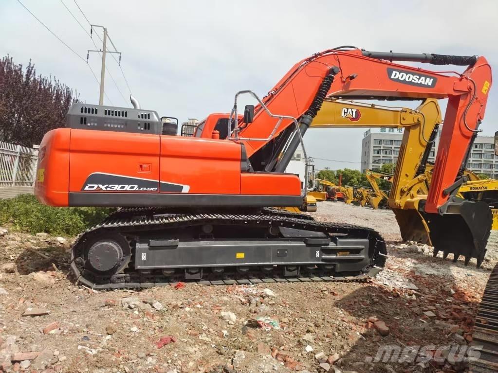 Doosan DX 300 LC-9C Bandgrävare