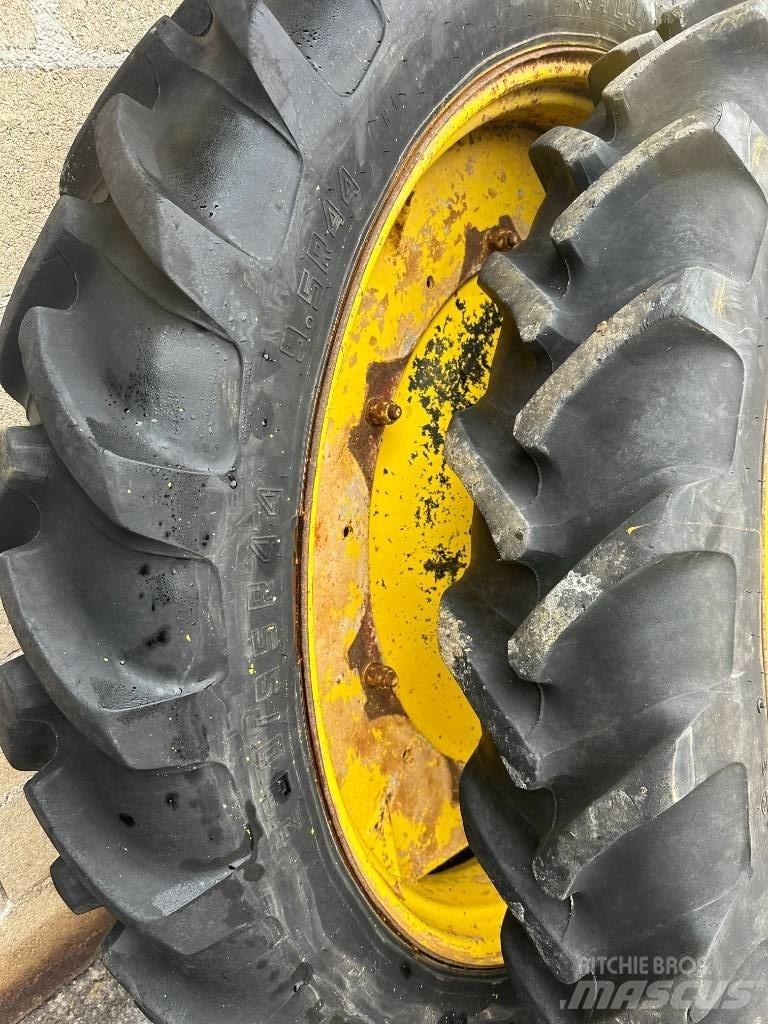 Alliance 230/95R44 Däck, hjul och fälgar