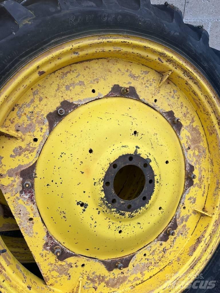 Alliance 230/95R44 Däck, hjul och fälgar