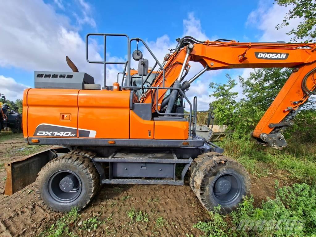Doosan DX140W-5 Hjulgrävare
