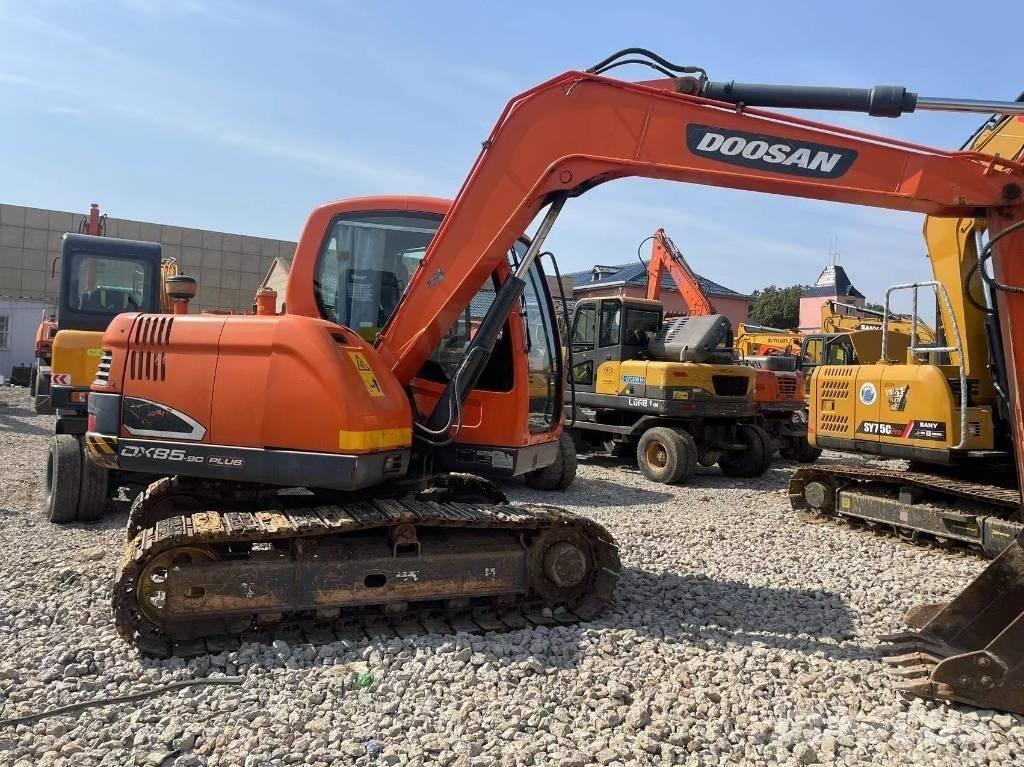 Doosan DX 85 Midigrävmaskiner 7t - 12t
