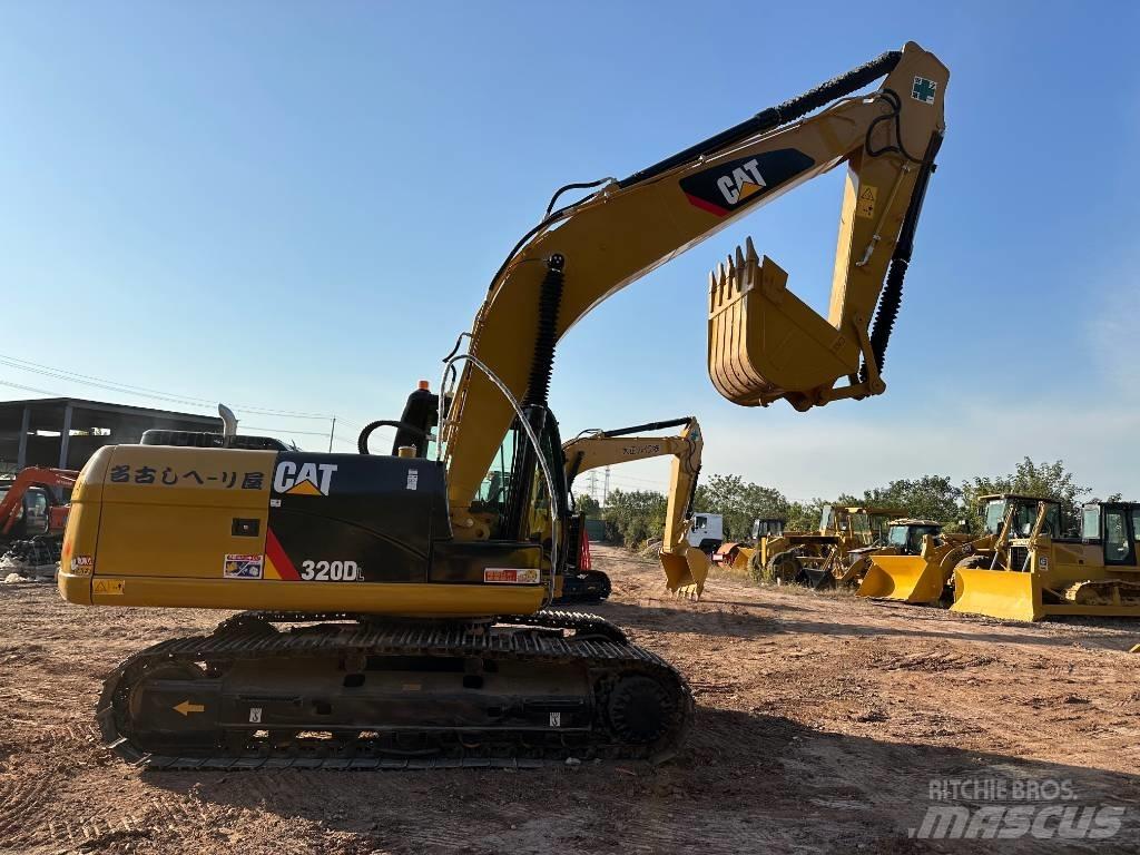 CAT 320 D L Bandgrävare