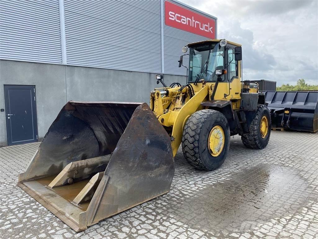 Komatsu WA270-3 Hjullastare