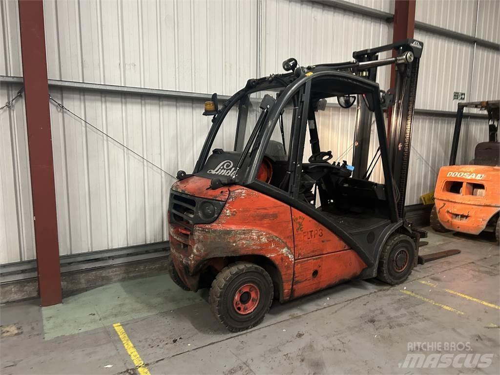 Linde H25T Gasolmotviktstruckar