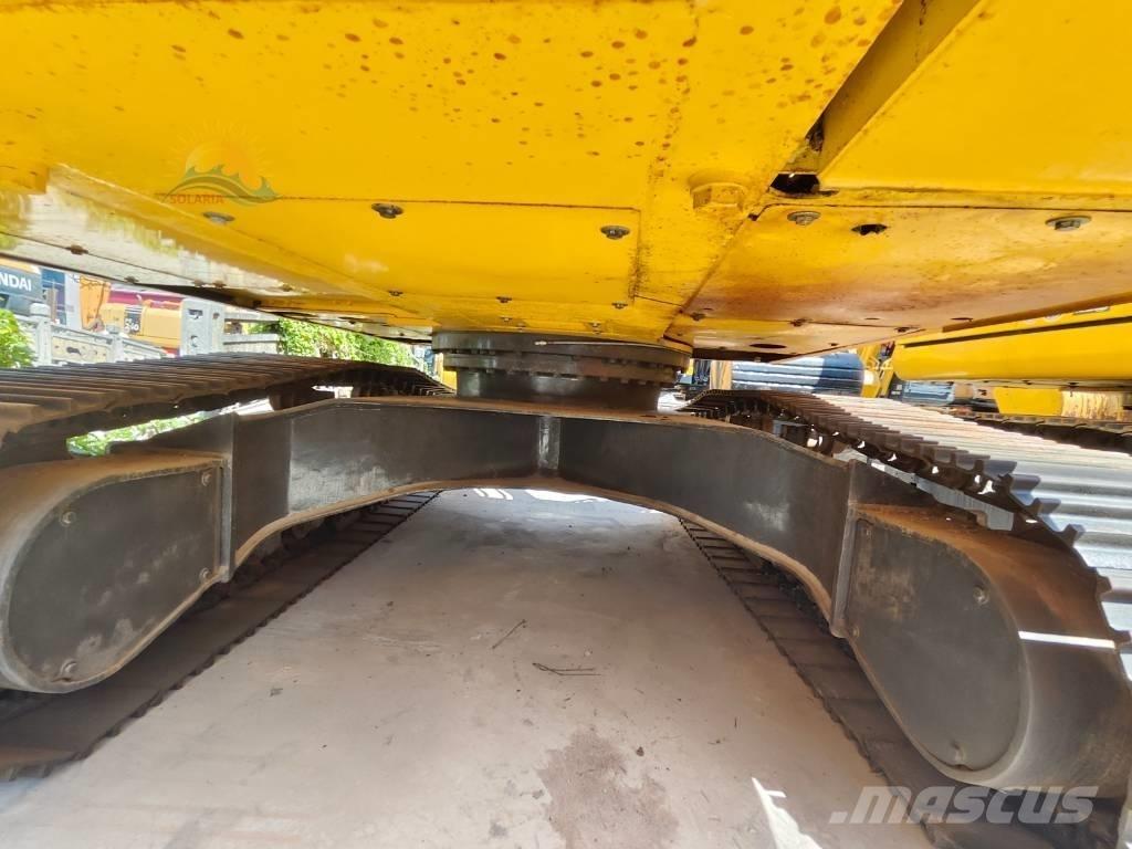 Komatsu PC 220-8 Bandgrävare