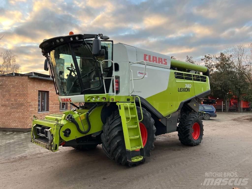 CLAAS 740 Skördetröskor
