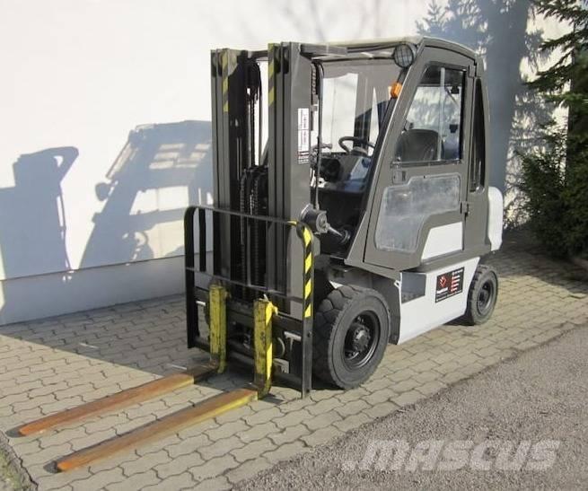 Nissan DX25LPG Gasolmotviktstruckar