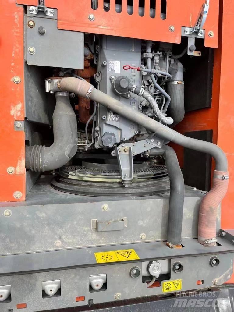 Hitachi ZX 240-3 Bandgrävare