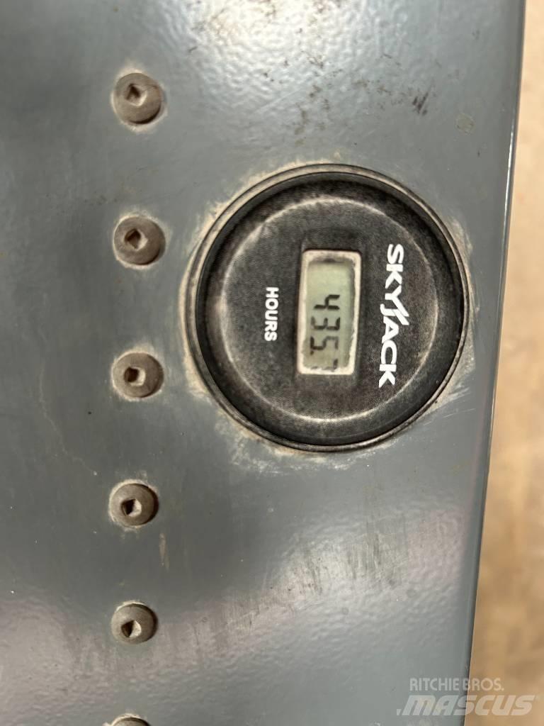 SkyJack SJ III 3219 Saxliftar