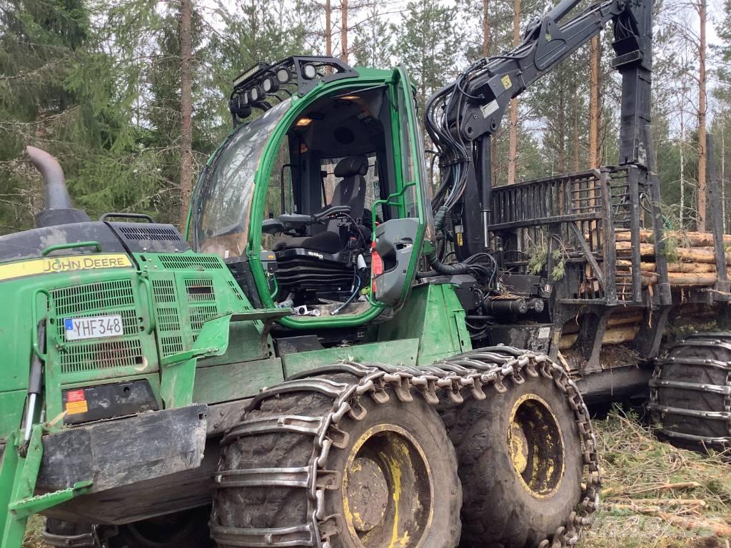 John Deere 1210 G Skotare