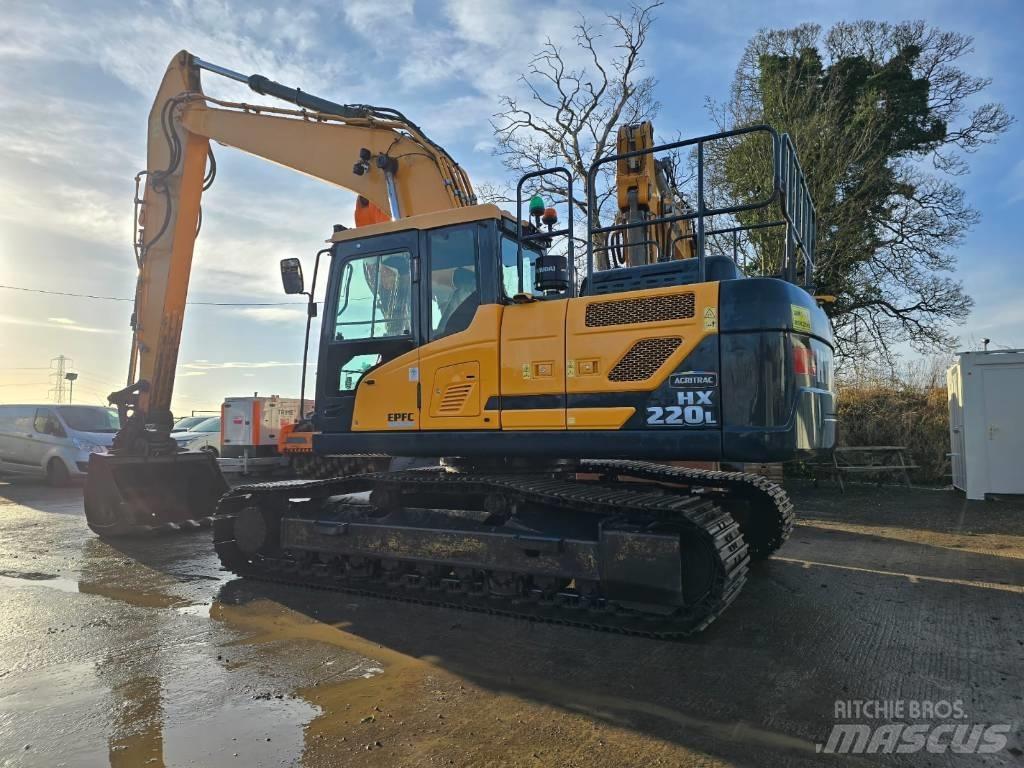 Hyundai HX220L Bandgrävare