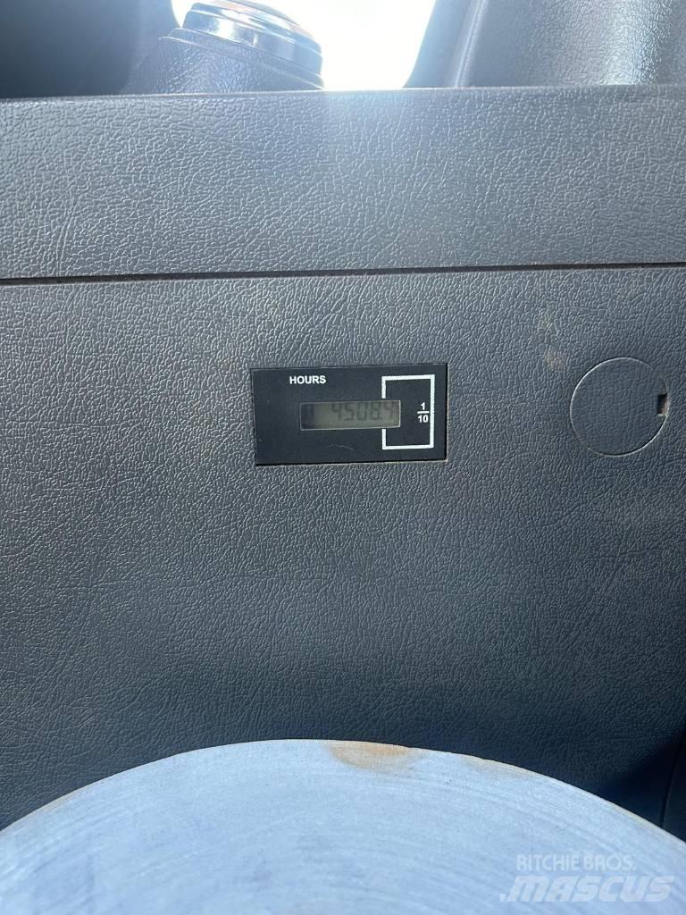 Hyundai HX220L Bandgrävare