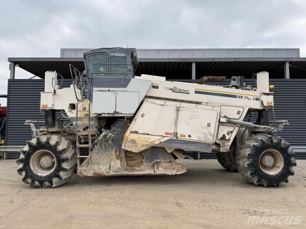 Wirtgen WR 2500S Återvinningsmaskiner för asfalt