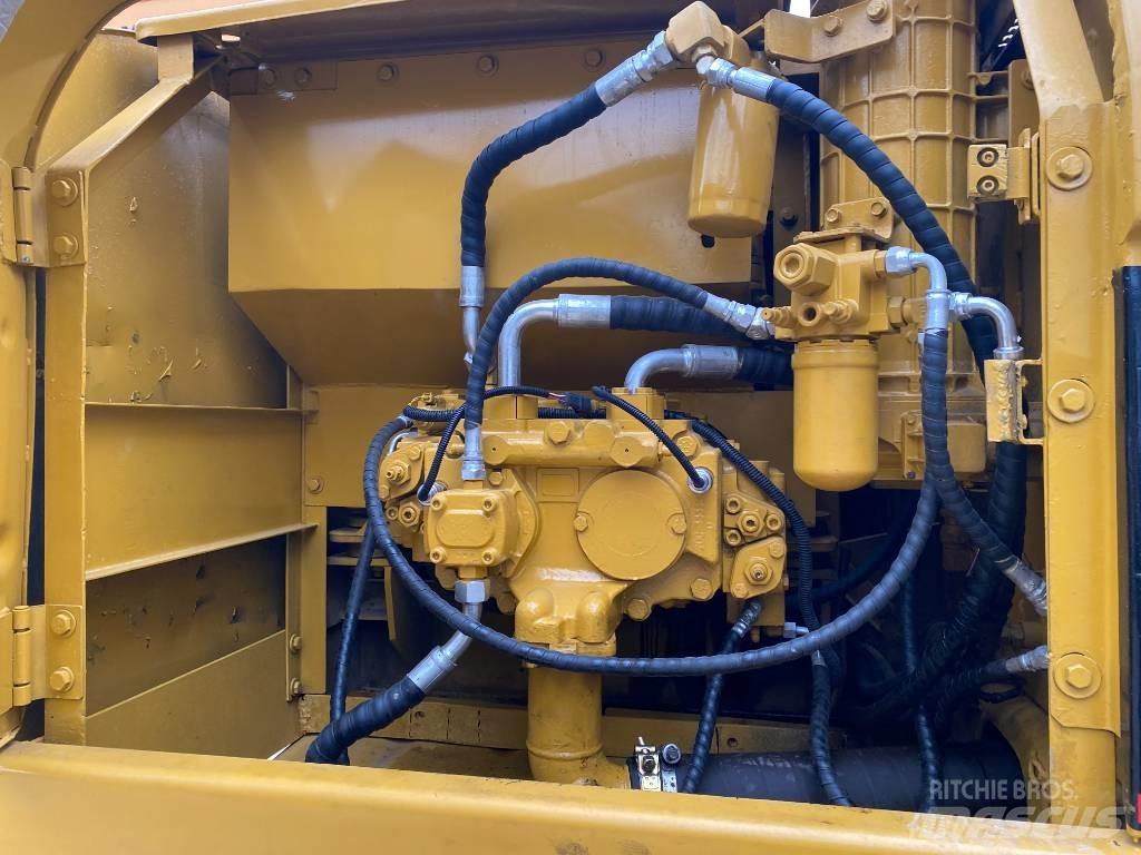 CAT 320 C L Bandgrävare