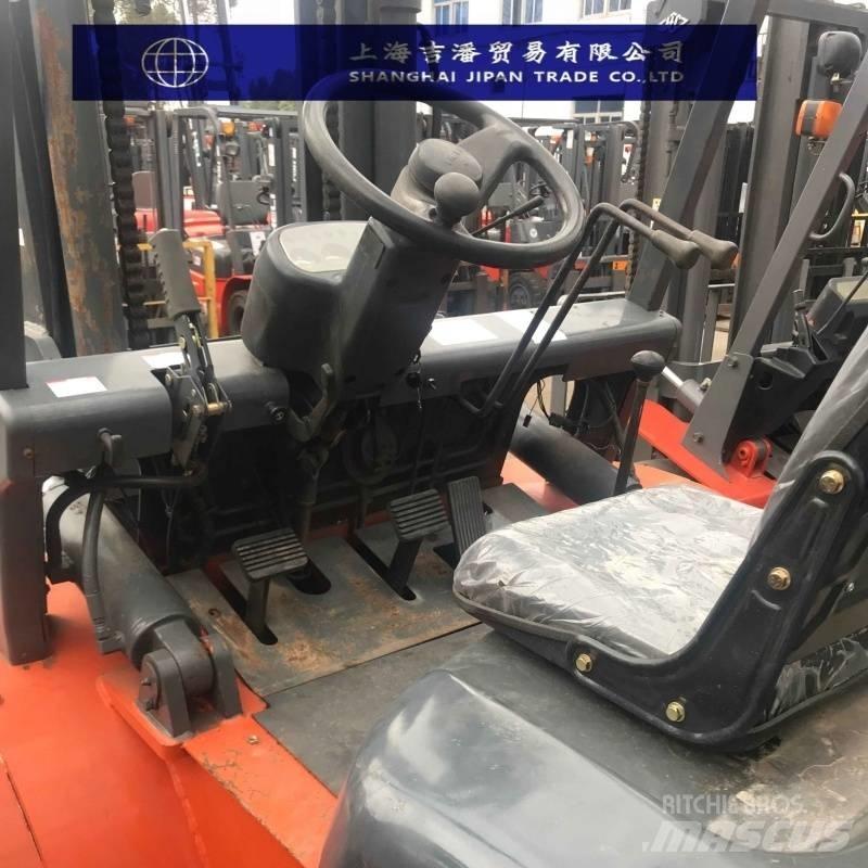 Heli H2000 50 Dieselmotviktstruckar