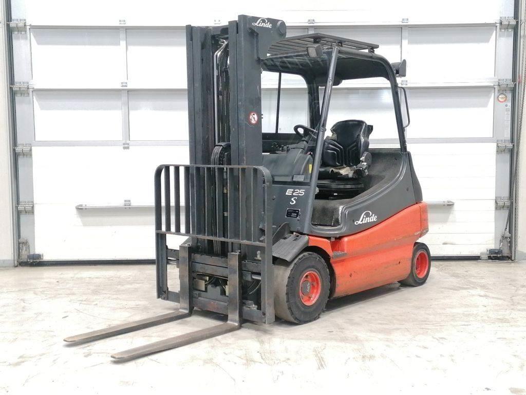 Linde E25-03 Elmotviktstruckar