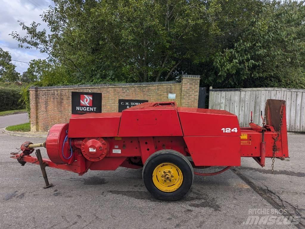 Massey Ferguson 124 Fyrkantspressar