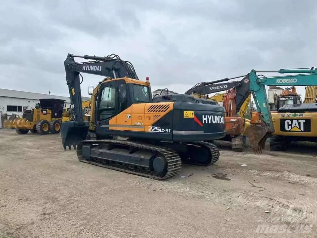 Hyundai 225LC-9T Bandgrävare