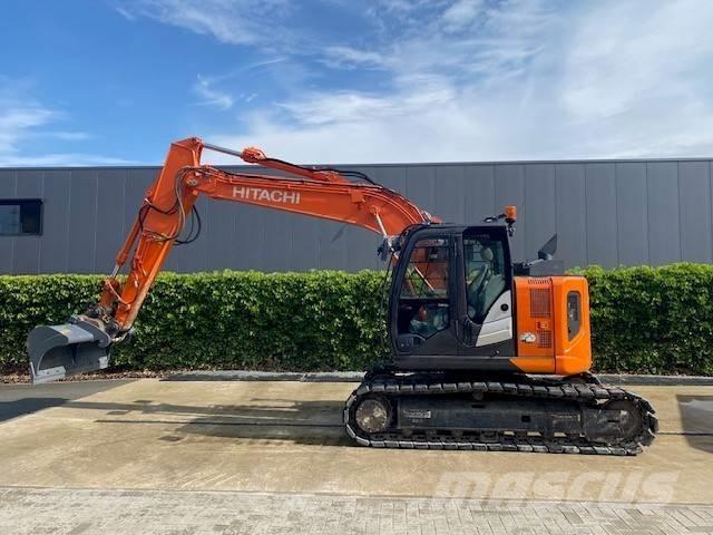 Hitachi ZX 135 US-6 Bandgrävare