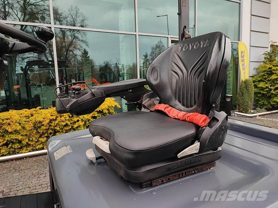 Toyota 8FBMT25 Elmotviktstruckar