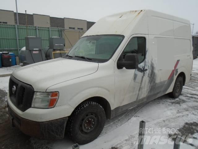 Nissan NV2500HD Skåpbilar