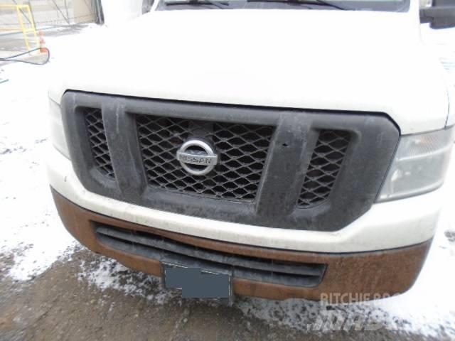 Nissan NV2500HD Skåpbilar