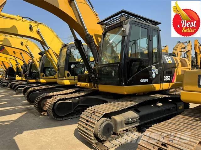 CAT 325 D L Bandgrävare