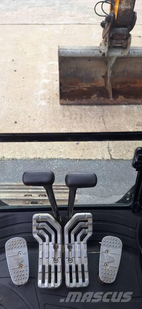 JCB JS 131 LC Bandgrävare