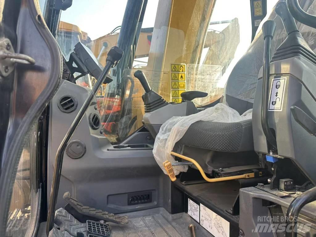 CAT 307.5 Minigrävare < 7t