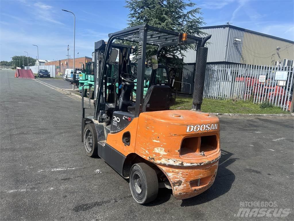 Doosan D30S-5 Dieselmotviktstruckar