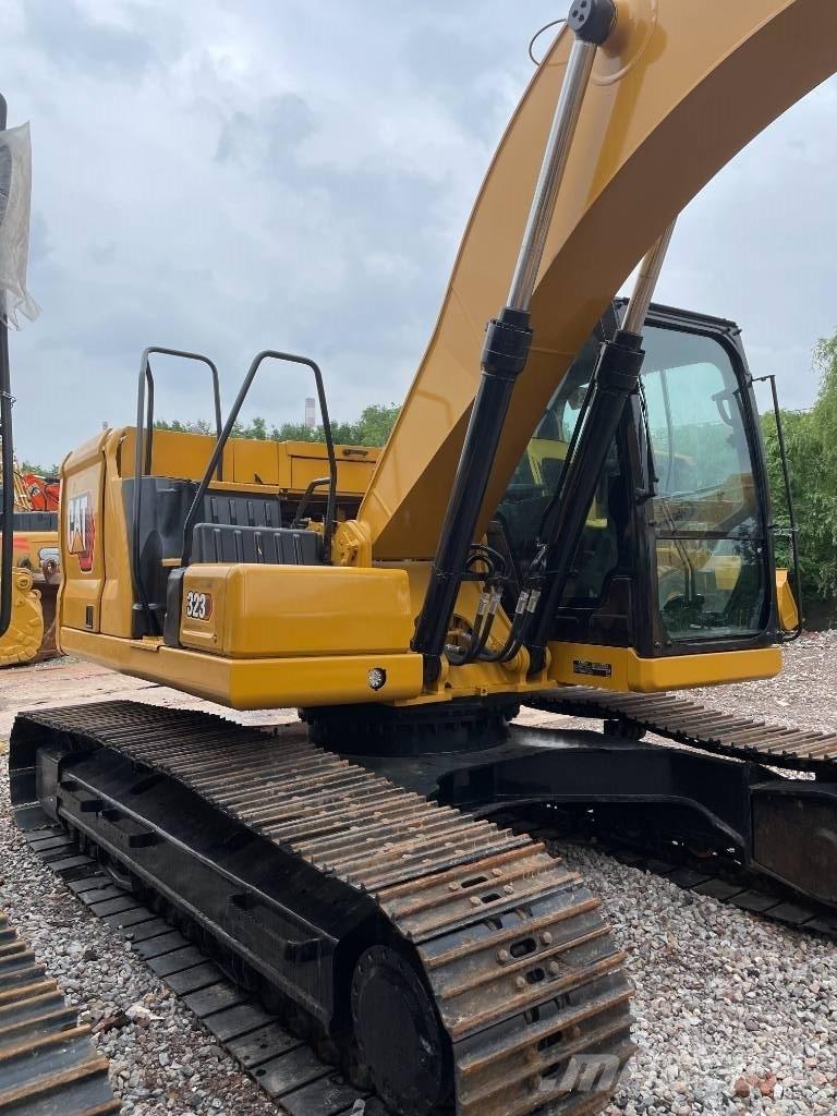 CAT CAT323GX Midigrävmaskiner 7t - 12t
