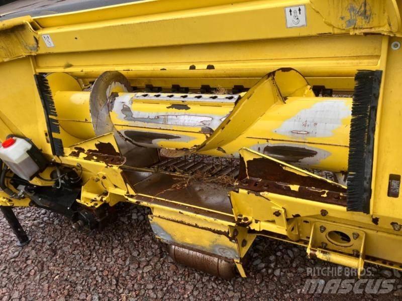 John Deere 8400 Självgående fälthackar
