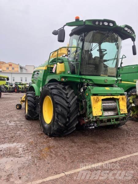 John Deere 8400 Självgående fälthackar