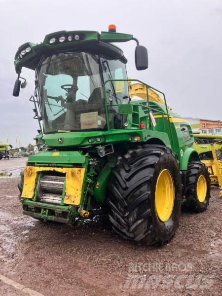 John Deere 8400 Självgående fälthackar