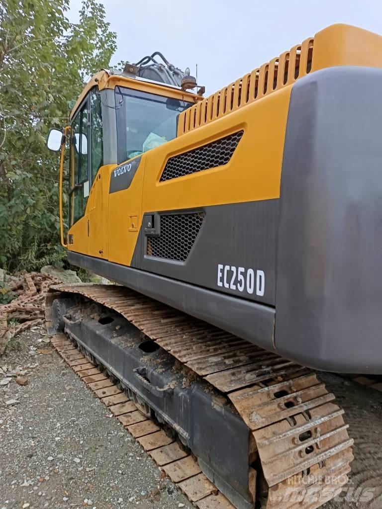Volvo EC 250 Bandgrävare