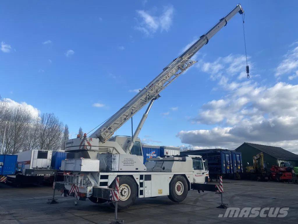 Liebherr LTM1030 Allterrängkranar