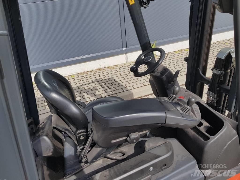 Linde E16C Elmotviktstruckar