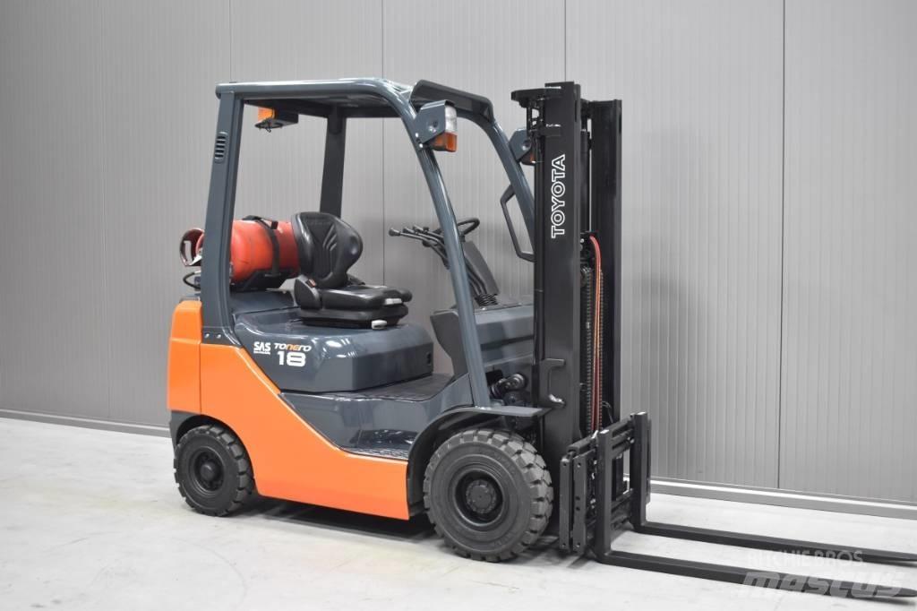 Toyota 02-8FGF18 Gasolmotviktstruckar