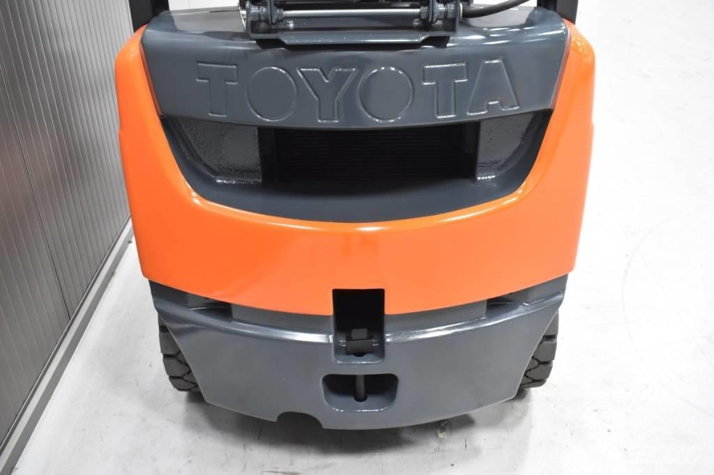 Toyota 02-8FGF18 Gasolmotviktstruckar