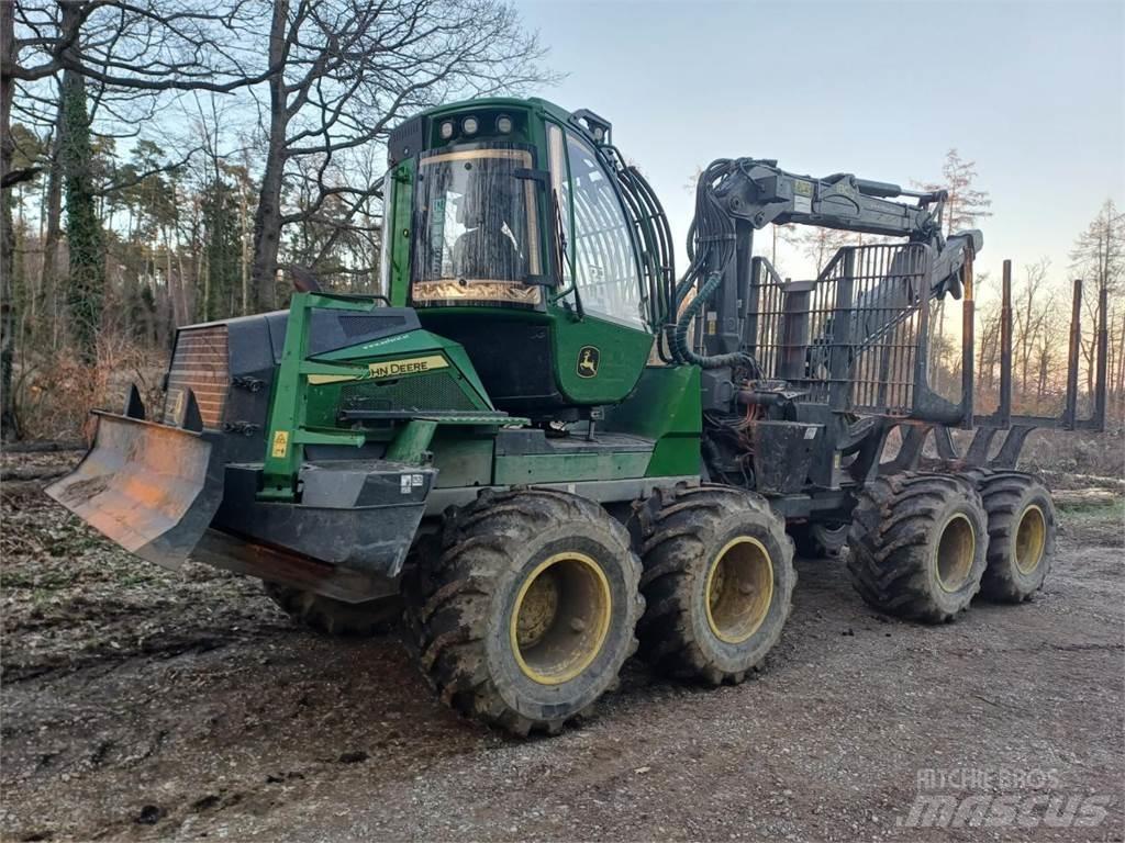 John Deere 1010 G Skotare