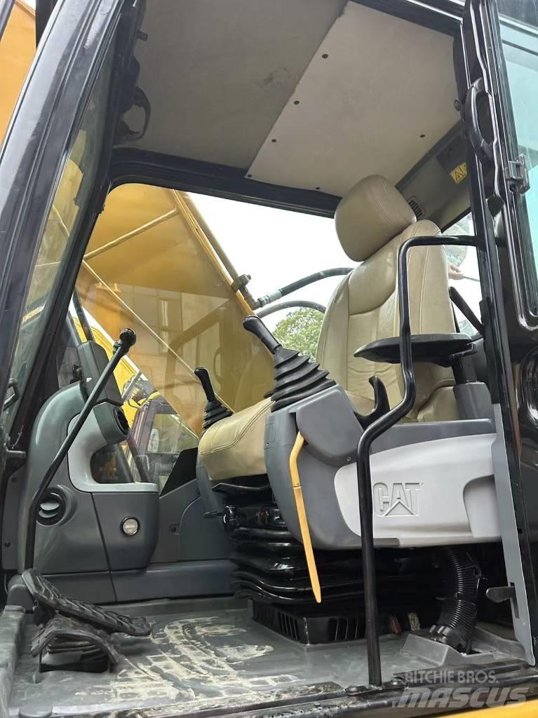 CAT 320 D Bandgrävare
