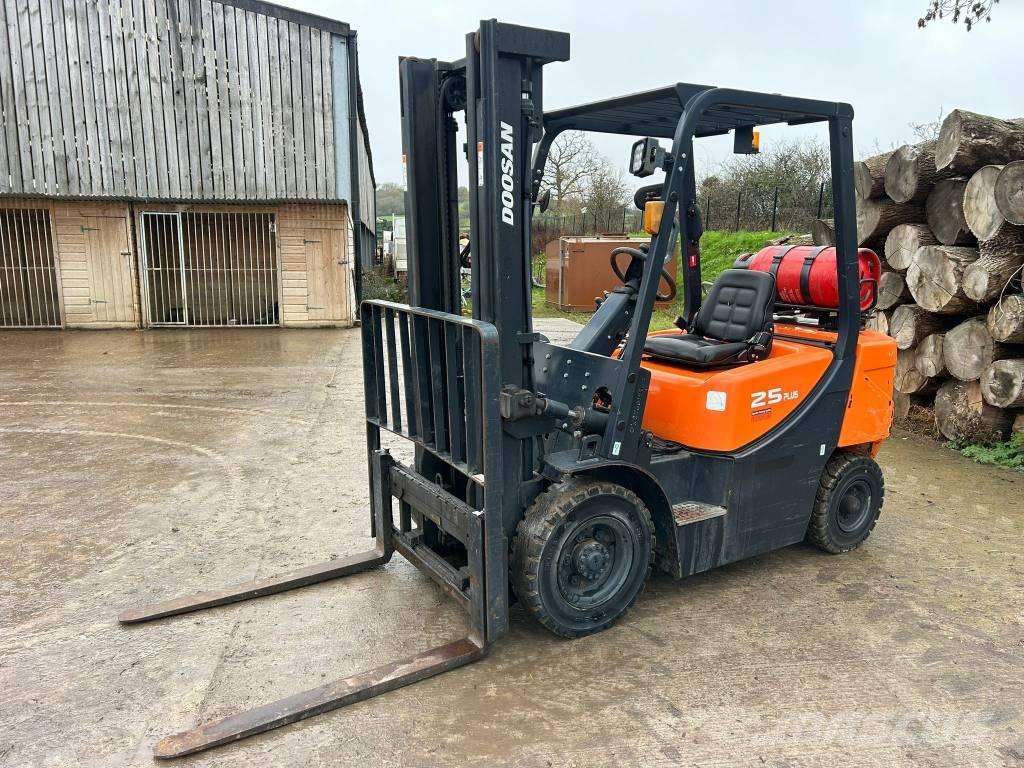 Doosan G 25 GP Plus Gasolmotviktstruckar