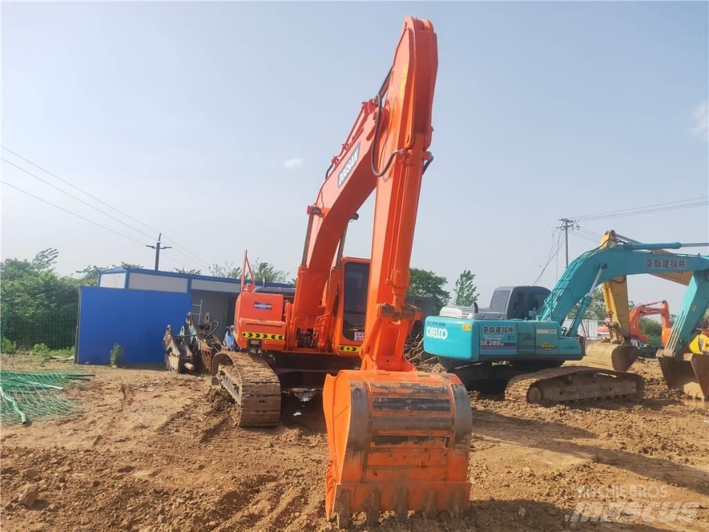 Doosan DH 220 LC-7 Bandgrävare