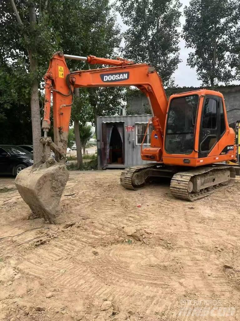 Doosan DH 80 Bandgrävare