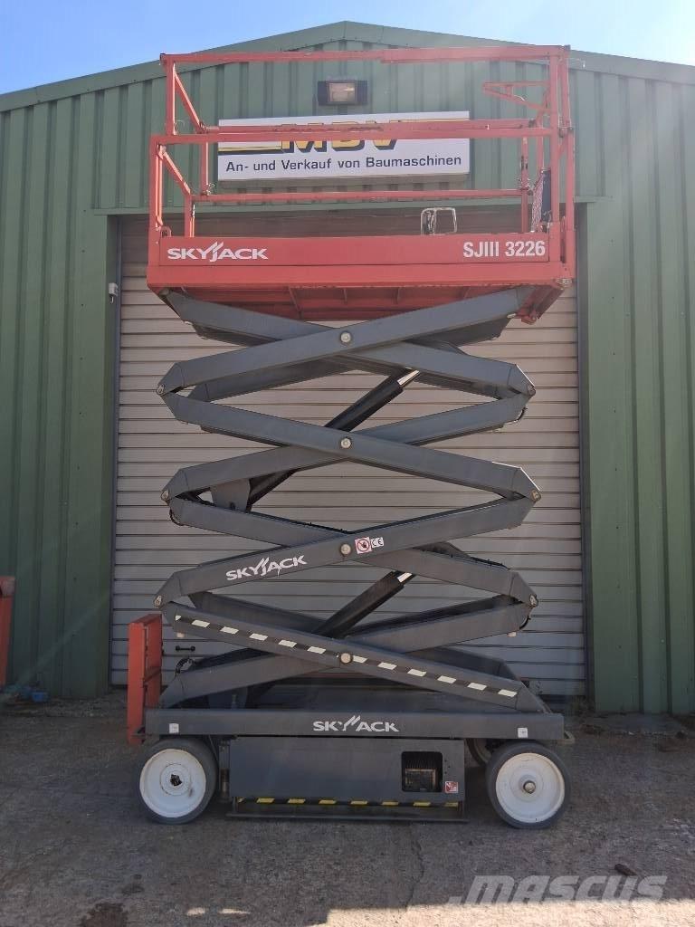 SkyJack SJ III 3226 Saxliftar