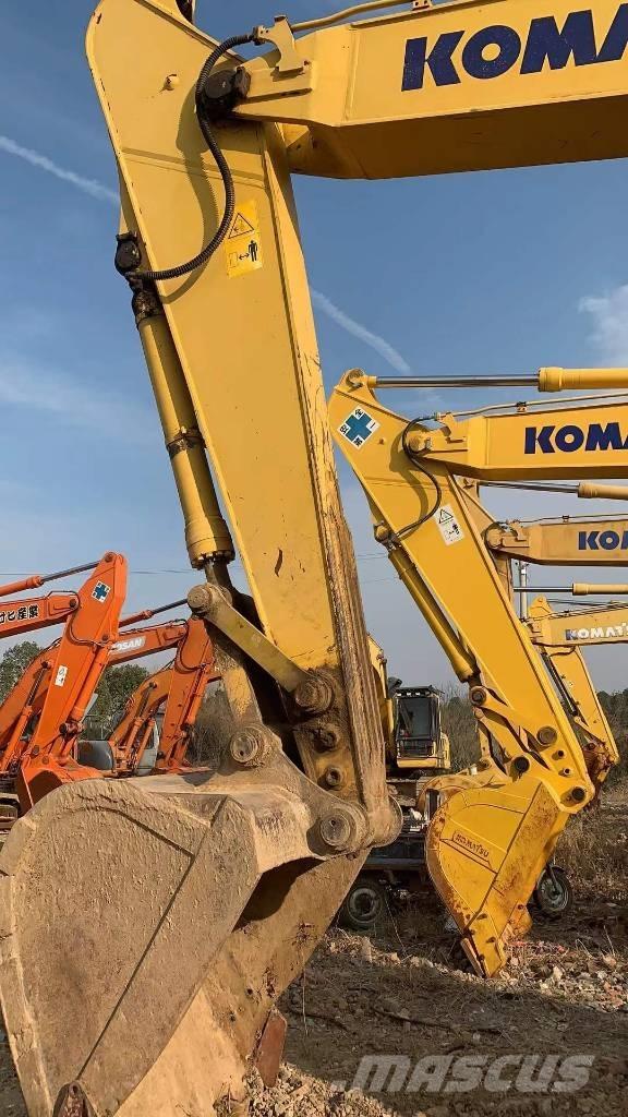Komatsu PC 220-8 Bandgrävare