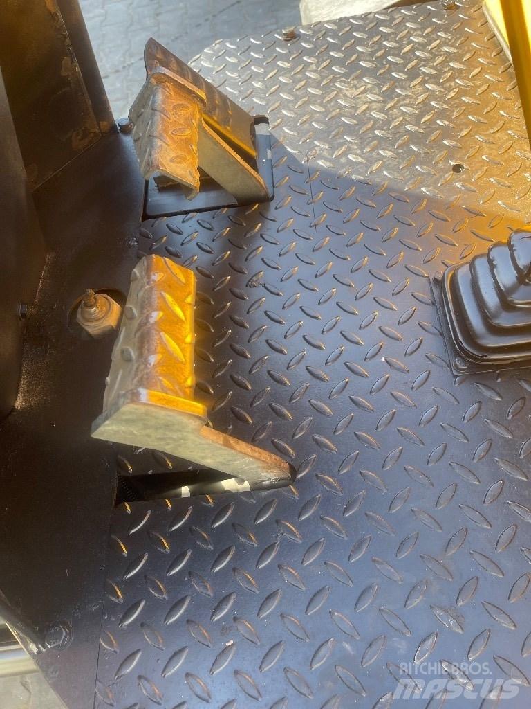 JCB TA 3 S Midjestyrd dumper