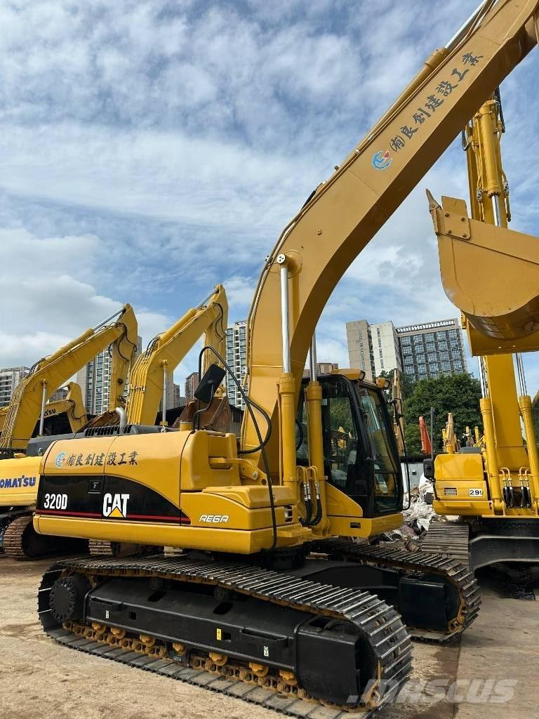 CAT CAT320D Midigrävmaskiner 7t - 12t